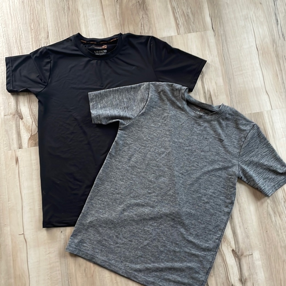 Lot of 2 youth L Live Limited copper fit tees